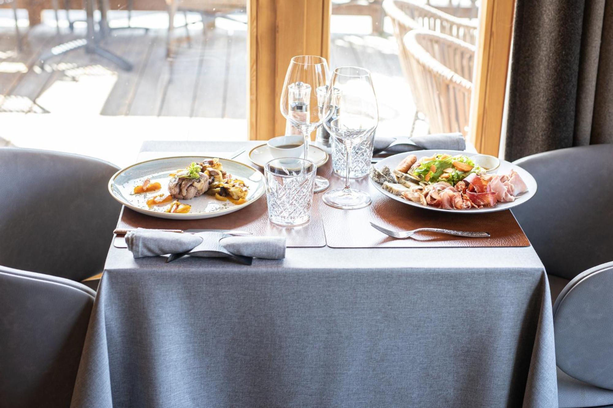 Le Chalet Blanc Hotel & Spa モンジェネヴル エクステリア 写真