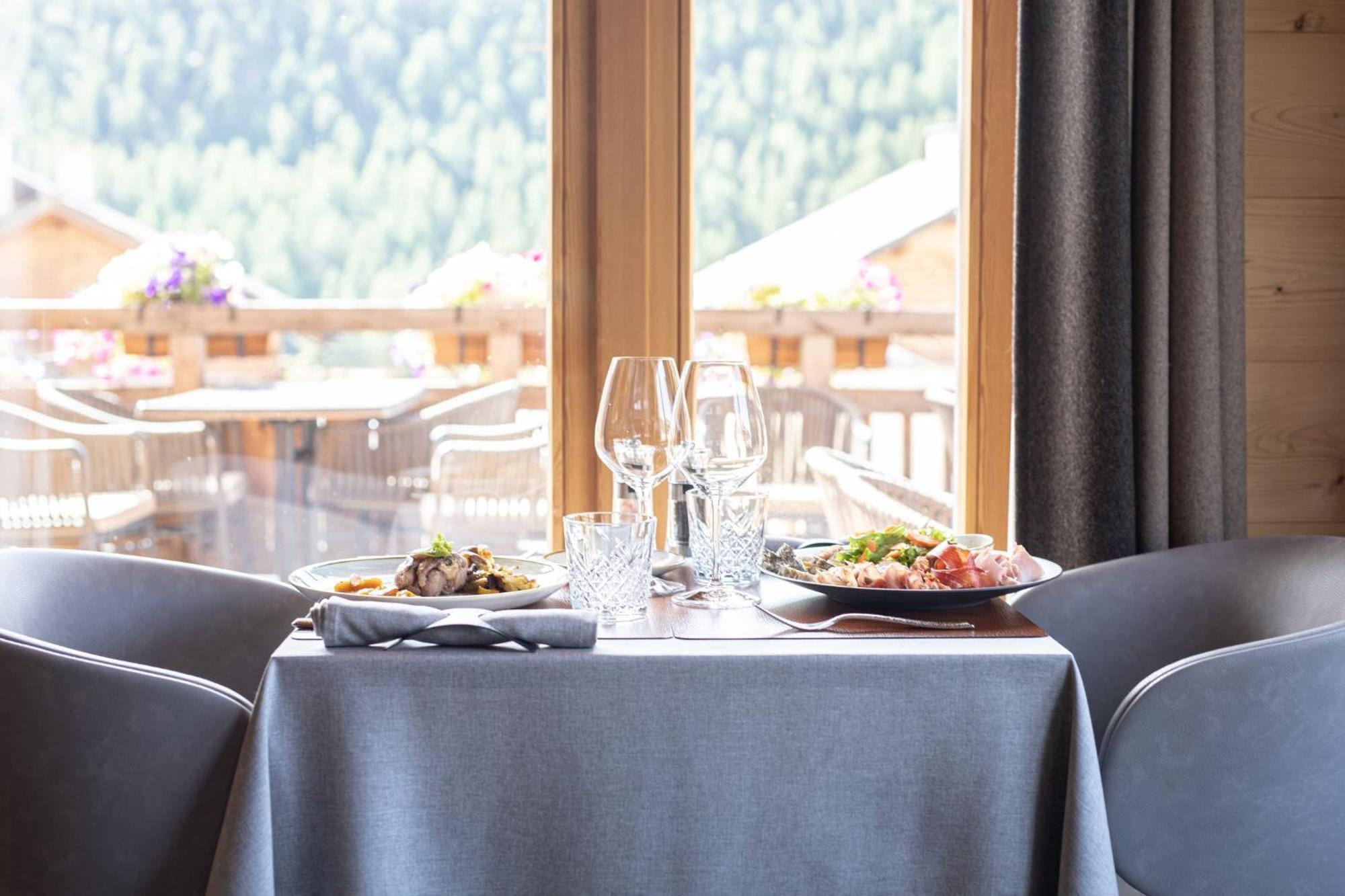 Le Chalet Blanc Hotel & Spa モンジェネヴル エクステリア 写真